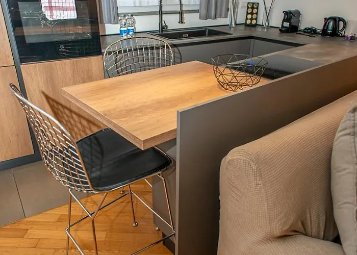 Апартаменты Fuoriporta Affitti Brevi - Cecilia 11 *